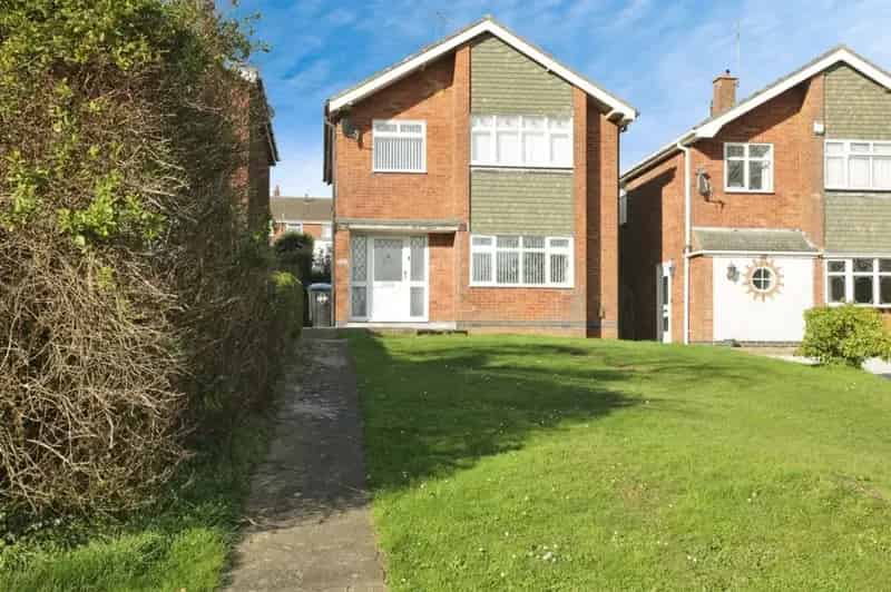 Three Bedroom Detached House Hillmorton
