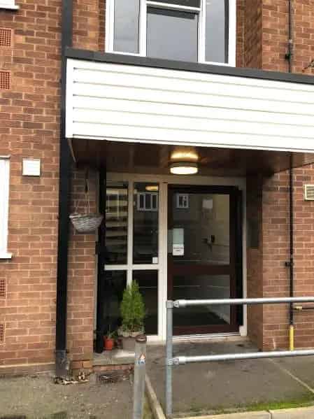 First Floor Flat Near Underground Modernisation Needed
