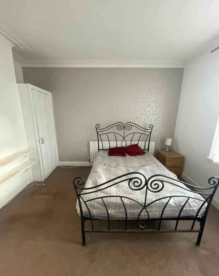 1 Bedroom Flat House to Rent