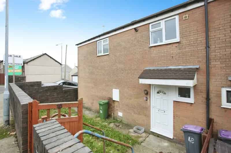 3 Bedroom End Terrace House Blaenavon