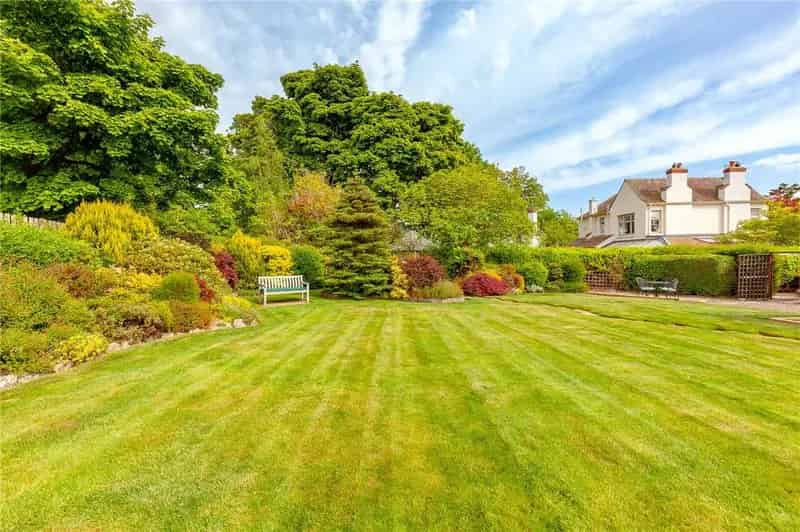 3 Bedroom Detached House for Sale in Fairmilehead