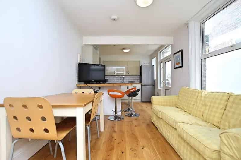 5 Bedroom Student House Near Universities