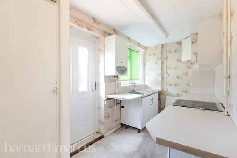 Three-Bedroom Mid-Terrace House for Renovation
