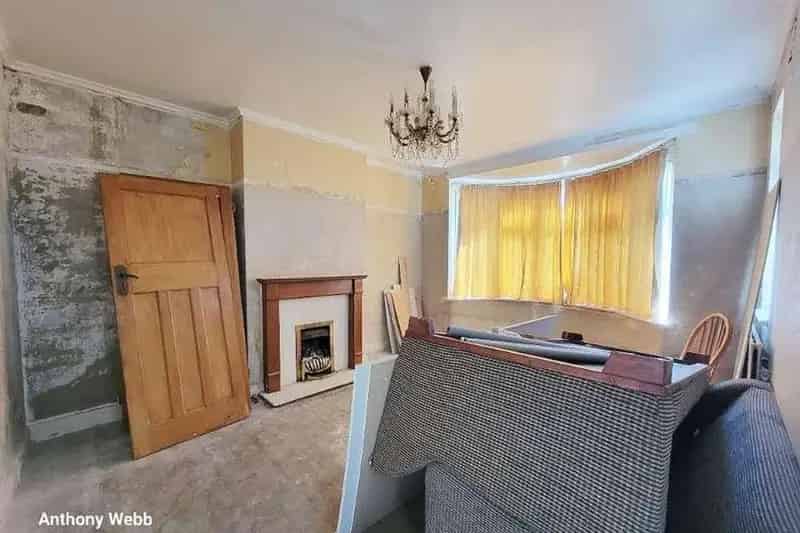 2 Bedroom Bungalow For Sale - Full Modernisation Required
