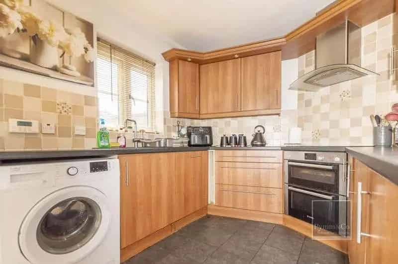 4 Bed House for Sale - Spacious Family Home or Investment