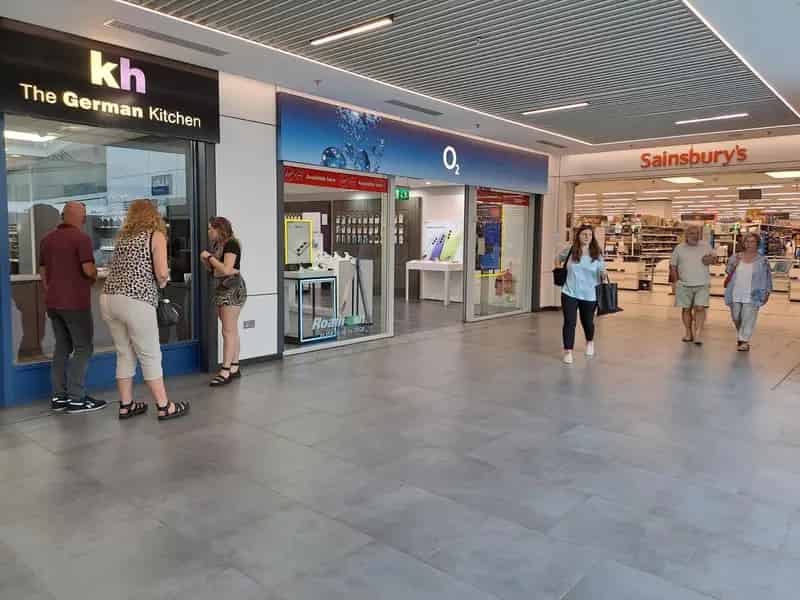 Retail Unit to Let Clifton Down Shopping Centre