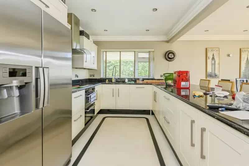 3-Bed Detached Bungalow with Ample Parking and Large Garden