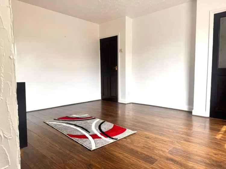 3 Bedroom House To Let Batley