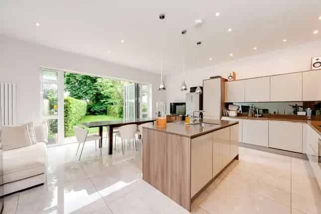 Six Bedroom Semi-Detached House for Sale in Golders Green NW11