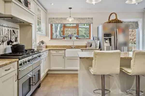 Family Home in Secluded Setting with Landscaped Gardens
