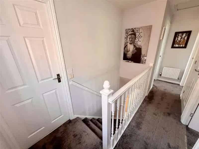 3 Bed Detached House for Sale in The Vale