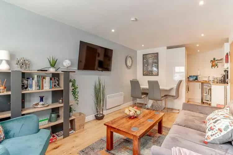 2 Bed Ground Floor Apartment for Sale Near Harrogate Town Centre
