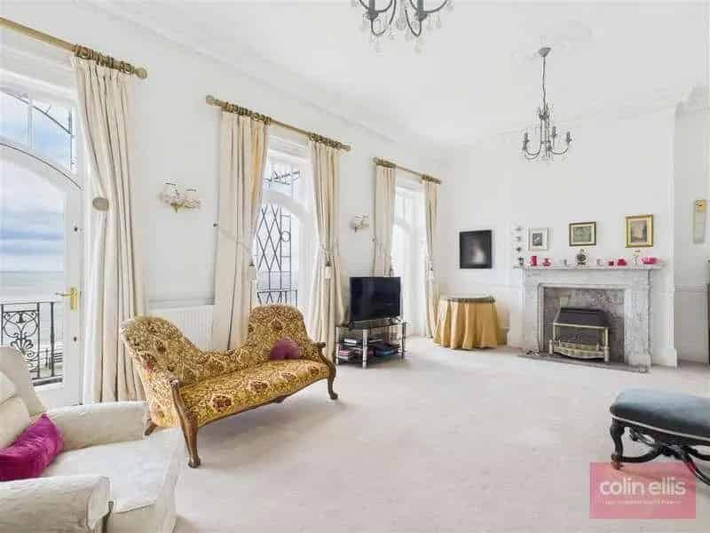 2 Bed Flat for Sale Scarborough South Bay Sea Views