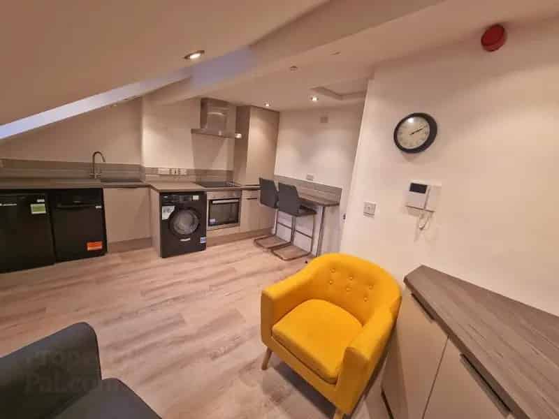 1 Bed Turnkey Apartment Near City Hospital