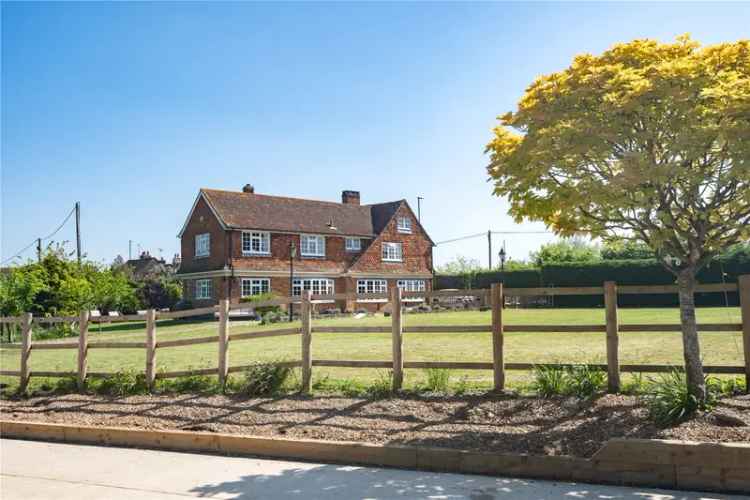 5 Bedroom Detached House with Equestrian Facilities