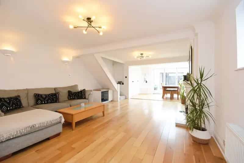 Spacious 3-Bed Family Home Near Brentwood Station