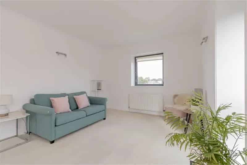 2 Bed Flat Morningside Edinburgh Top Floor Apartment