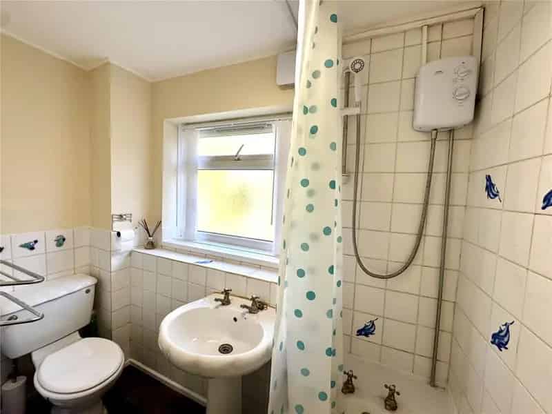 1 Bedroom Apartment with Off Street Parking