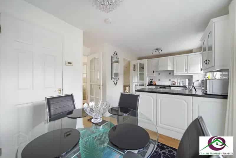 2 Bed Semi Detached House Near Schools