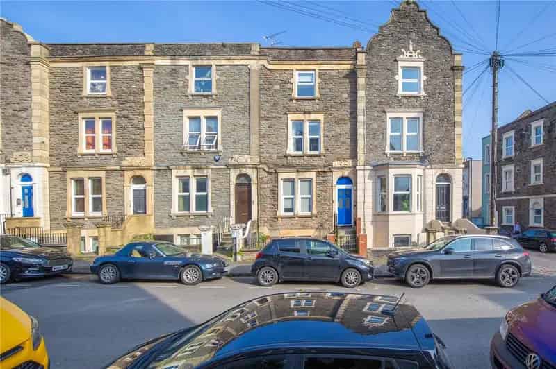 1 Bedroom Apartment for Sale
