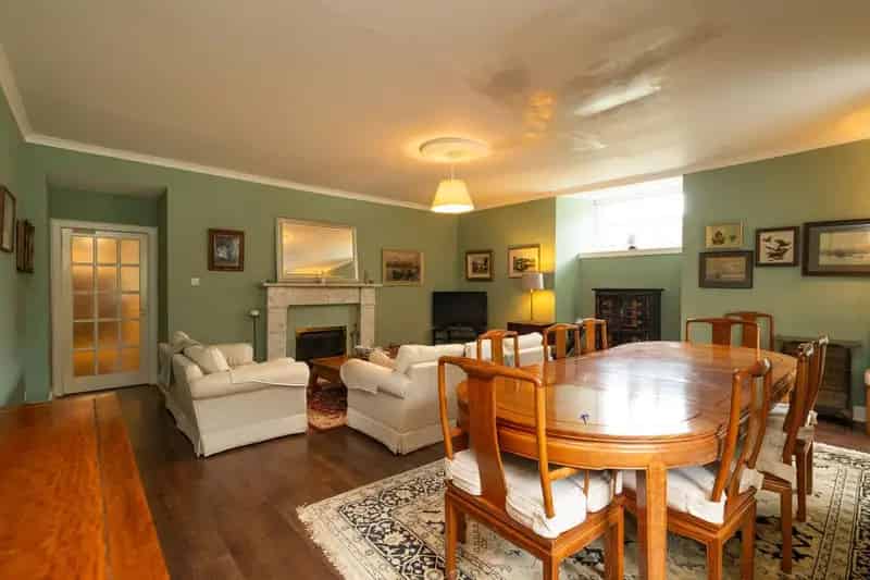 2 Bedroom Ground Floor Flat for Sale in Mortonhall Estate