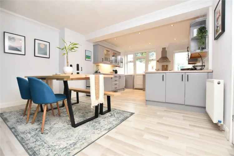 Three Bedroom Townhouse Gildersome Extended Layout Huge Dining Kitchen Double Driveway