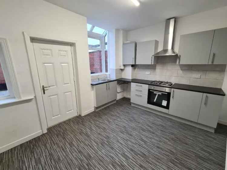 2 Bedroom Terraced House Bolton - Newly Renovated