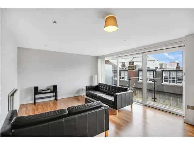 2 Bedroom Flat for Sale Glasgow City Centre Parking Balcony