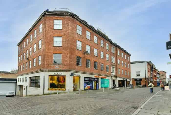 Modern City Centre Workspace with Excellent Amenities
