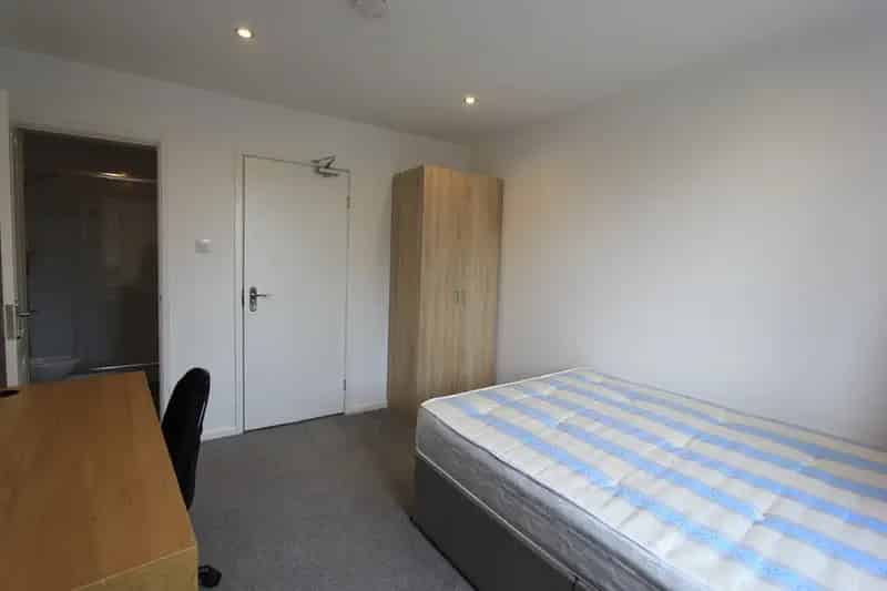 4 Bedroom Ensuite Student House to Rent Near University of Nottingham
