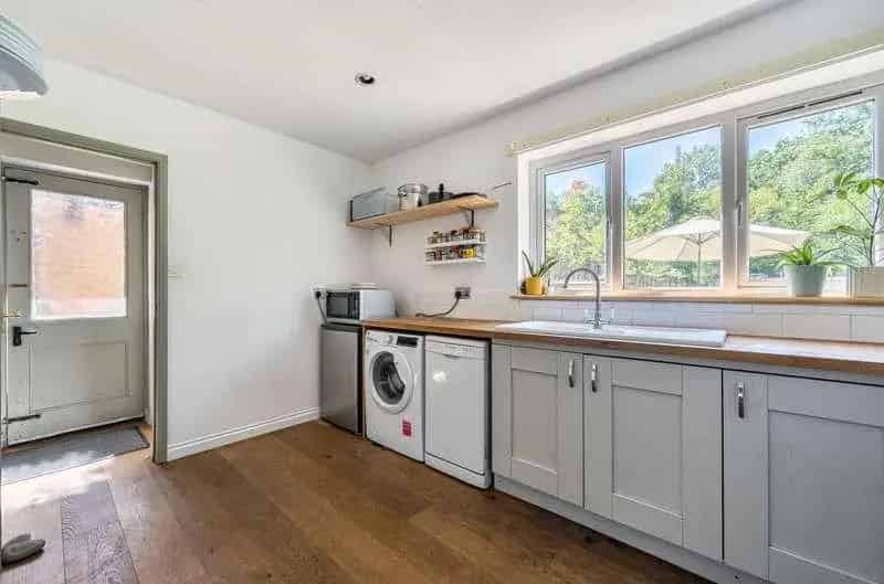 3 Bed House for Sale in Chiddingfold