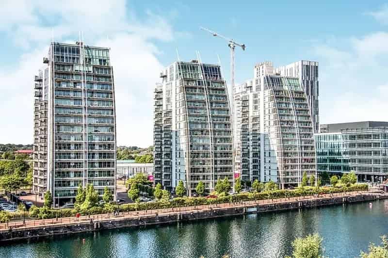 2 Bedroom Apartment Salford Quays Stunning Water Views Secure Parking