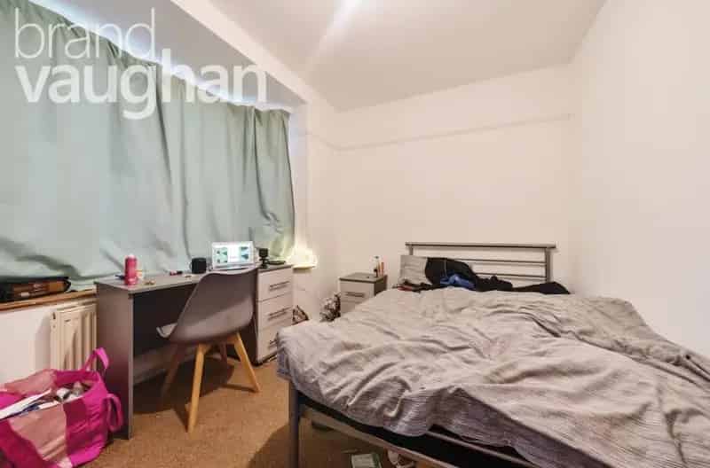 6 Bedroom Student House 4 Double Rooms Available No Deposit Option