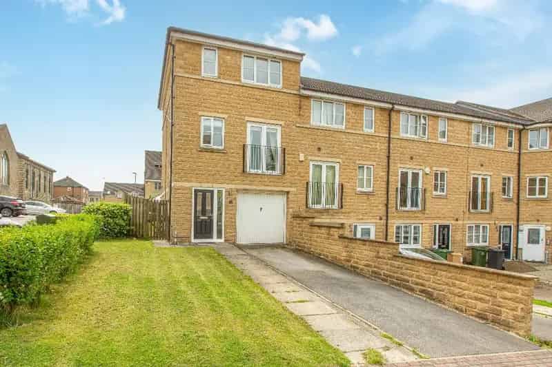 3 bedroom end of terrace house for sale