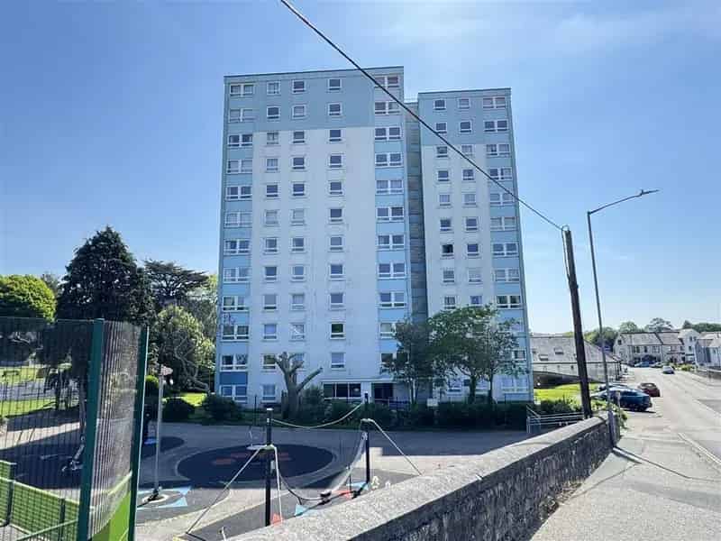 1 Bedroom Flat for Sale in St Austell Town Centre