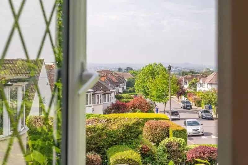 4 Bed House for Sale in Mill Hill