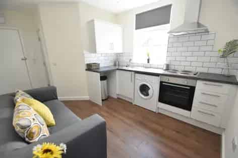 1 Bed Flat 59m² Cardiff Available July 7th 2025