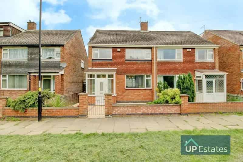 3 Bedroom Semi Detached House For Sale