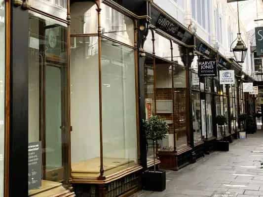 Retail Unit To Let - Good Condition