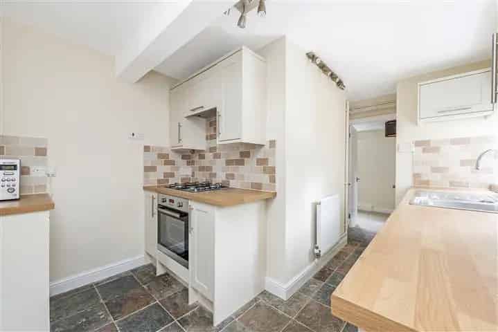 2 Bedroom Period Conversion Near West Brompton Station