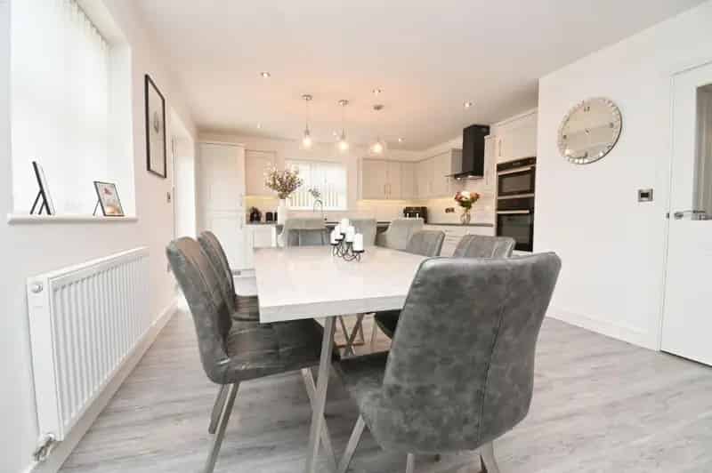 4 Bed Detached House for Sale