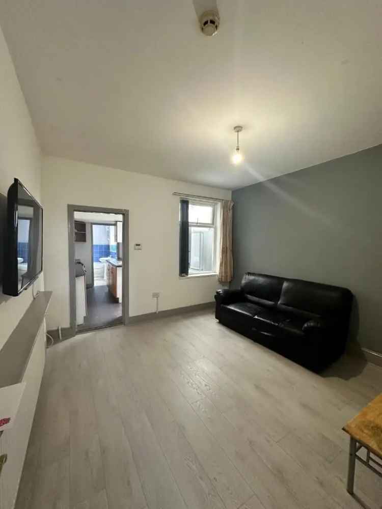6 Bedroom Semi Detached House 2025-2026 Academic Year