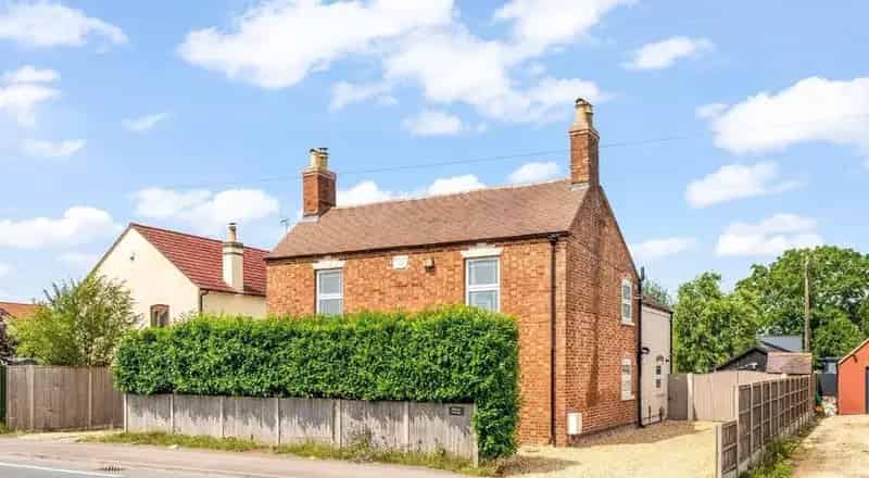 4 Bedroom Detached House for Sale in Cambridge