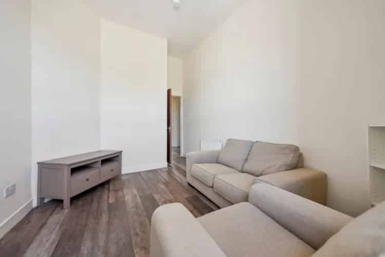 3 Bedroom Top Floor Apartment Near City Center
