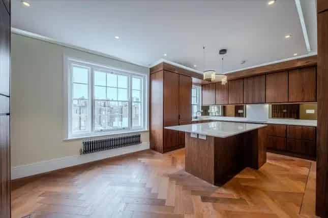 3 Bedroom Maisonette for Sale in Belgravia
