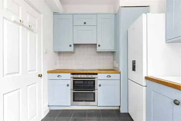 2-Bed Flat in Cardigan Mansions Richmond Hill