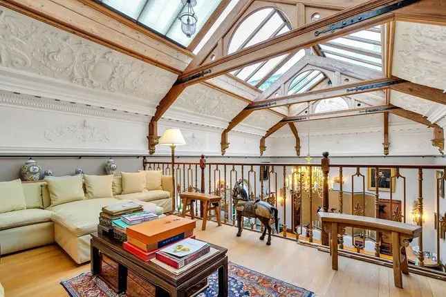 5 Bedroom House in Gated Estate Near Streatham