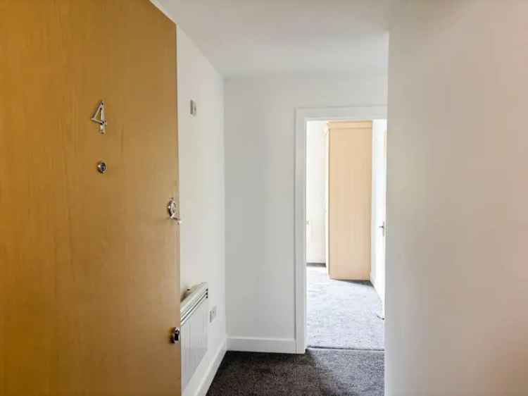 2 Bedroom Flat for Sale in Kingswood Bristol