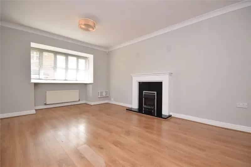 Four Bedroom Detached House in Morley