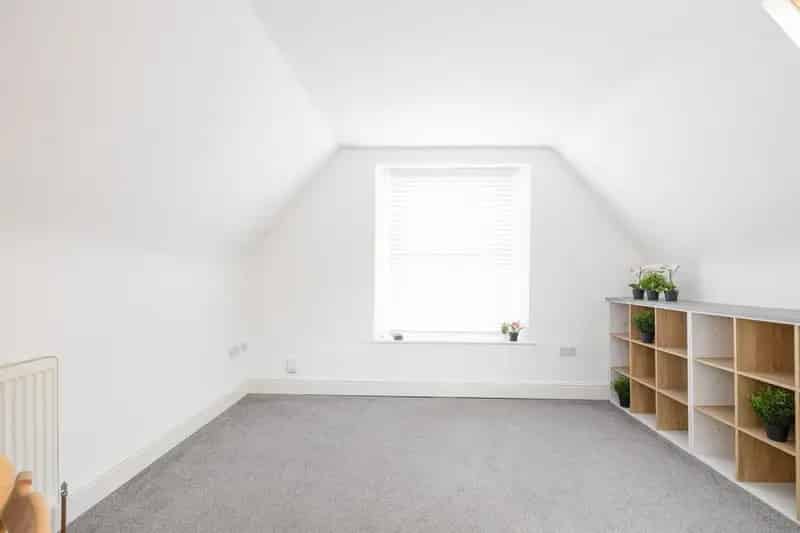 3 Bedroom Maisonette for Sale